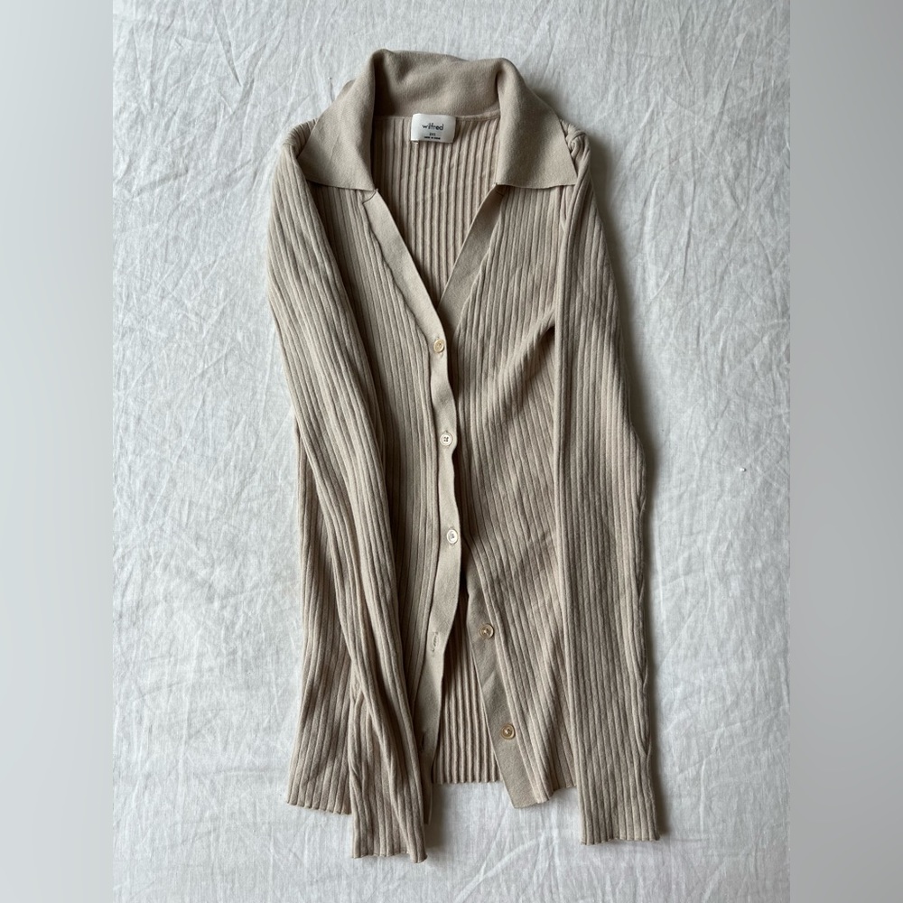 Aritzia Wilfred form fitting cardigan/button down size 2XS